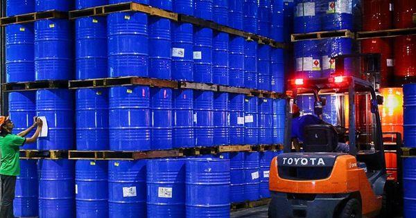 Hóa chất công nghiệp là gì? Nên mua hóa chất công nghiệp ở đâu tốt nhất?